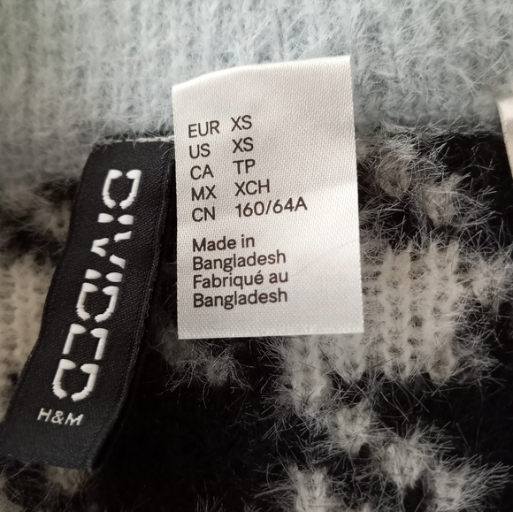 H&M fuzzy mini skirt. EUC. Size xs. - Picture 2 of 9